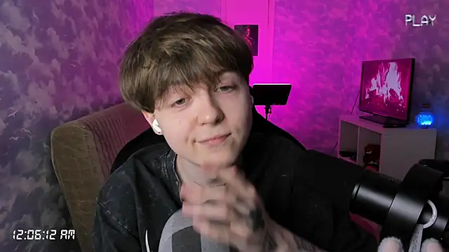 charonbaby1 online show from October 20, 2025, 9:04 pm