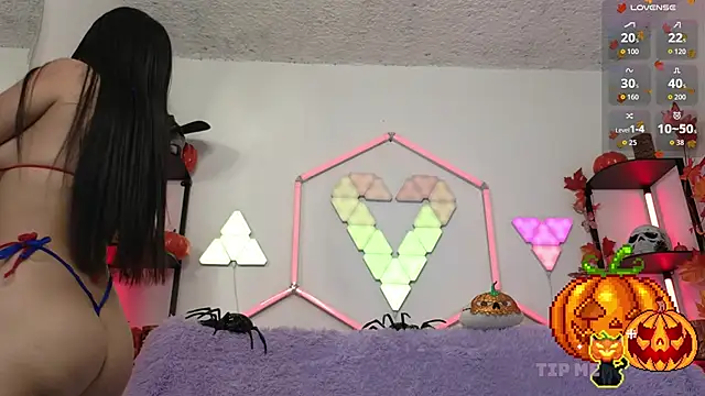 Snapshot of littlevixen18 chatting on October 28, 2025, 1:47 pm littlevixen18 online show from October 28, 2025, 1:47 pm