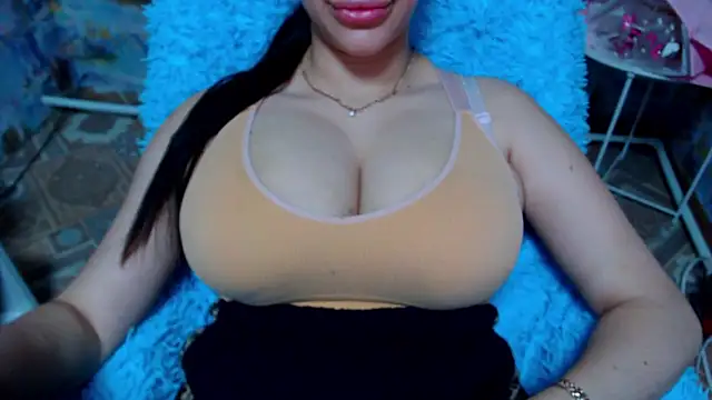 lovelyseu online show from November 15, 2025, 12:56 pm