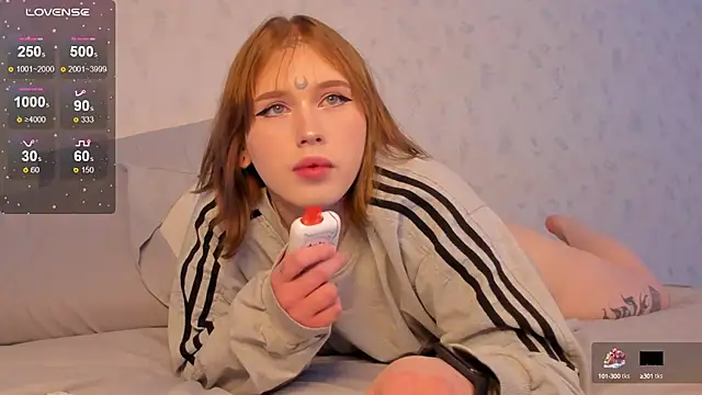 Snapshot of Spliti_moon chatting on March 17, 2025, 5:49 pm Spliti moon online show from March 17, 2025, 5:49 pm