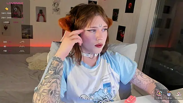 Snapshot of Spliti_moon chatting on November 23, 2025, 1:44 pm Spliti moon online show from November 23, 2025, 1:44 pm