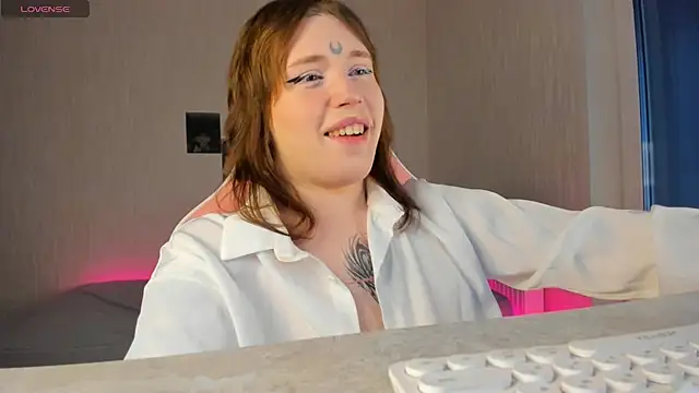 Snapshot of Spliti_moon chatting on February 14, 2026, 11:51 am Spliti moon online show from February 14, 2026, 11:51 am