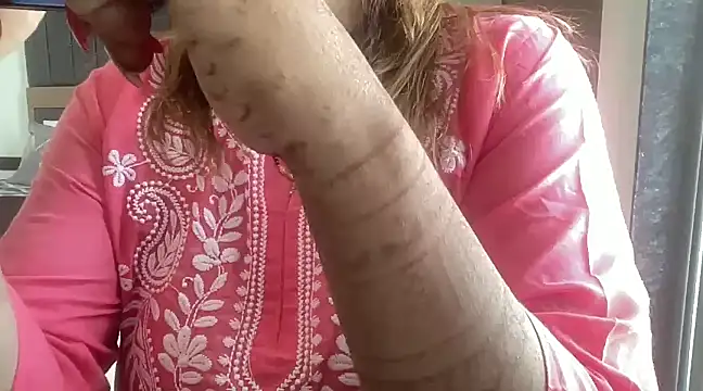 Snapshot of sassypooja chatting on February 8, 2025, 7:04 am sassypooja online show from February 8, 2025, 7:04 am