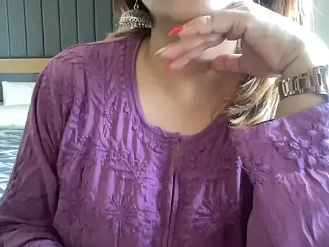 Snapshot of sassypooja chatting on February 17, 2025, 11:02 am sassypooja online show from February 17, 2025, 11:02 am