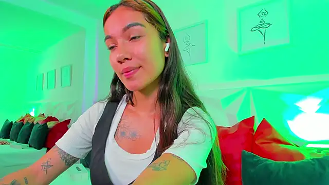 scarlet castro online show from March 17, 2026, 5:05 pm