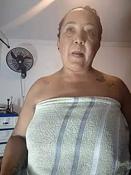 Snapshot of cougar_town chatting on November 15, 2025, 5:27 am cougar town online show from November 15, 2025, 5:27 am