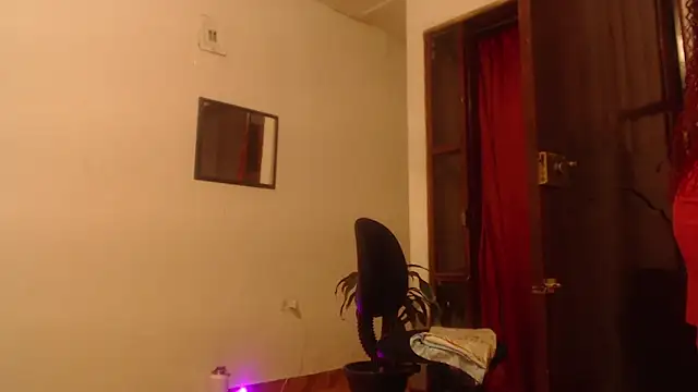 Snapshot of cougar_town chatting on November 22, 2025, 12:09 am cougar town online show from November 22, 2025, 12:09 am