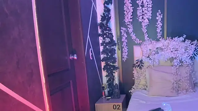 Snapshot of SexyNaf chatting on October 15, 2025, 7:14 pm SexyNaf online show from October 15, 2025, 7:14 pm