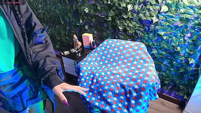 Snapshot of SexyNaf chatting on November 25, 2025, 7:25 pm SexyNaf online show from November 25, 2025, 7:25 pm