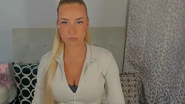 KristyHoney online show from July 9, 2026, 2:10 pm