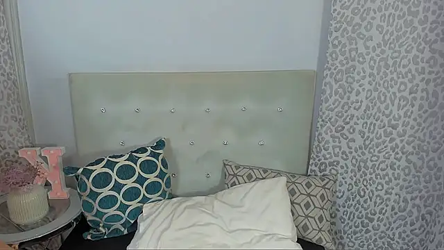 KristyHoney online show from July 21, 2026, 2:19 pm