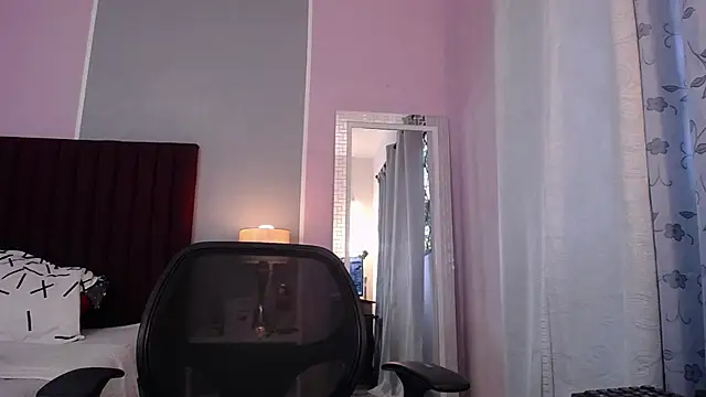 Snapshot of LiahGrey7 chatting on January 7, 2025, 3:33 pm LiahGrey7 online show from January 7, 2025, 3:33 pm