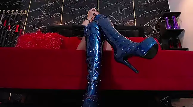 KatyMore  online show from March 10, 2025, 6:01 pm