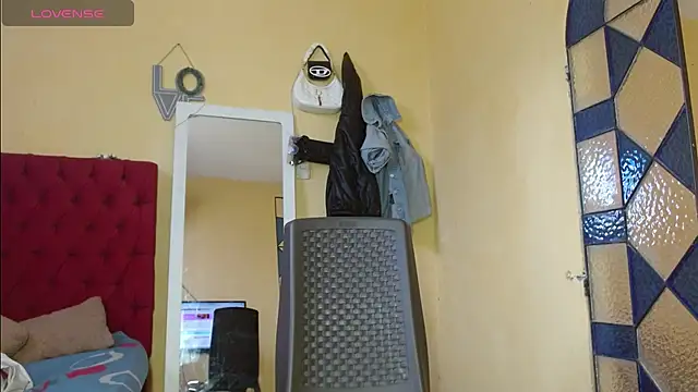 Snapshot of cristinamontiel chatting on March 1, 2025, 3:05 pm cristinamontiel online show from March 1, 2025, 3:05 pm