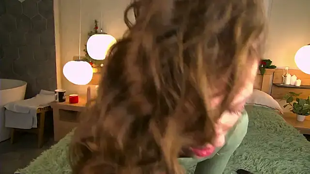 AshleyDouglas online show from January 5, 2025, 7:49 am