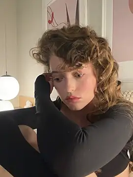 AshleyDouglas online show from March 9, 2025, 7:34 am