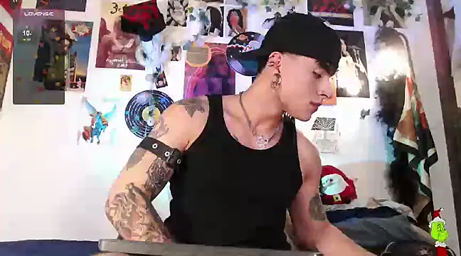 Snapshot of Mathew_stardust chatting on December 29, 2024, 1:34 am Mathew stardust online show from December 29, 2024, 1:34 am