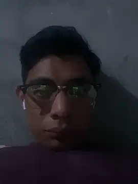 Snapshot of alexof_sun chatting on December 19, 2025, 5:03 am alexof sun online show from December 19, 2025, 5:03 am