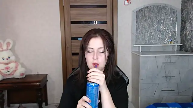 Kristy-Max online show from October 19, 2025, 9:26 pm