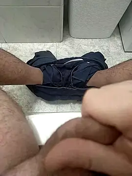 user 662 online show from February 23, 2025, 5:34 am