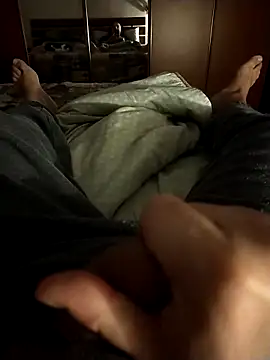 user 662 online show from November 18, 2025, 10:47 pm