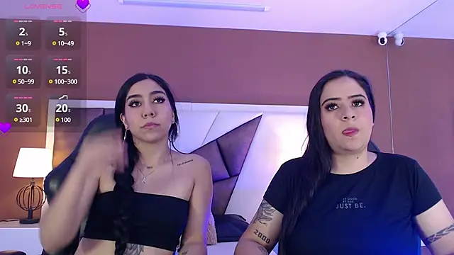 Snapshot of KarolandMichel chatting on January 23, 2025, 11:48 am KarolandMichel online show from January 23, 2025, 11:48 am