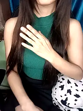 Snapshot of Nepali-queen chatting on December 9, 2024, 2:13 am Nepali-queen online show from December 9, 2024, 2:13 am