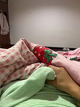 Snapshot of CM100412 chatting on March 18, 2025, 6:37 pm CM100412 online show from March 18, 2025, 6:37 pm