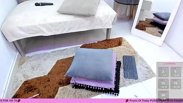 Snapshot of _EmilyJireh_ chatting on February 25, 2025, 10:29 pm EmilyJireh online show from February 25, 2025, 10:29 pm