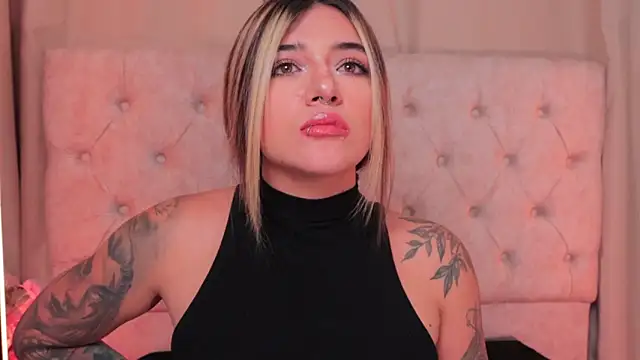 ashleyvalirya online show from February 14, 2025, 7:07 am