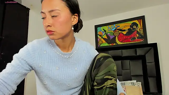 tatiana valencia online show from February 4, 2025, 6:27 pm