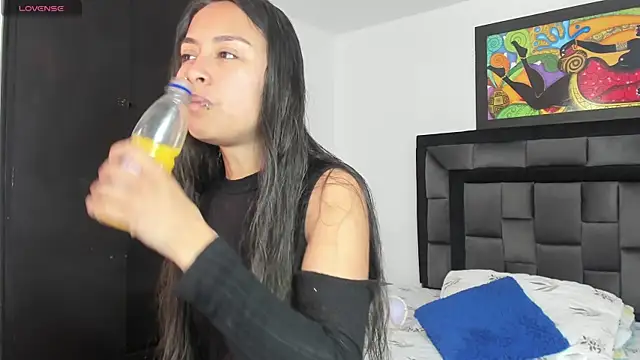 tatiana valencia online show from February 23, 2025, 12:48 pm