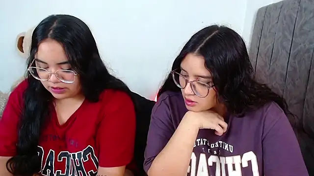 Snapshot of maddie-and-chelsea- chatting on January 12, 2025, 10:43 pm maddie-and-chelsea- online show from January 12, 2025, 10:43 pm