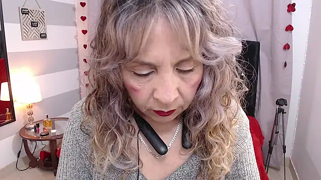 Snapshot of Afrodita_sg chatting on July 8, 2026, 1:37 pm Afrodita sg online show from July 8, 2026, 1:37 pm
