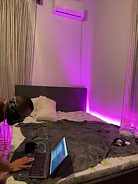 moody1996- online show from December 23, 2024, 10:44 pm