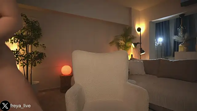 Snapshot of freyacherie chatting on September 20, 2025, 5:36 pm freyacherie online show from September 20, 2025, 5:36 pm