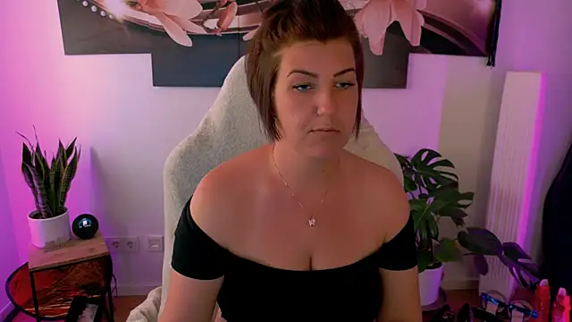 NatiLove35 online show from April 25, 2026, 4:48 pm