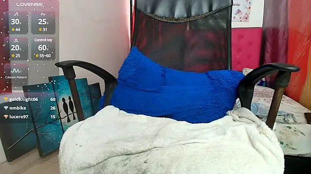 Snapshot of miley_blue_ chatting on February 12, 2025, 10:15 pm miley blue online show from February 12, 2025, 10:15 pm