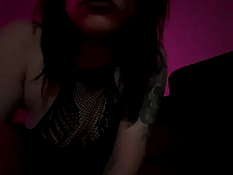 Snapshot of RavenRayyy chatting on September 11, 2025, 10:37 am RavenRayyy online show from September 11, 2025, 10:37 am