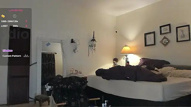 Peaches N Kreme online show from February 26, 2025, 7:05 pm