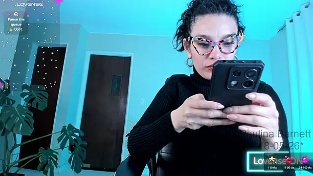 paulinabarnett- online show from May 19, 2026, 2:51 am