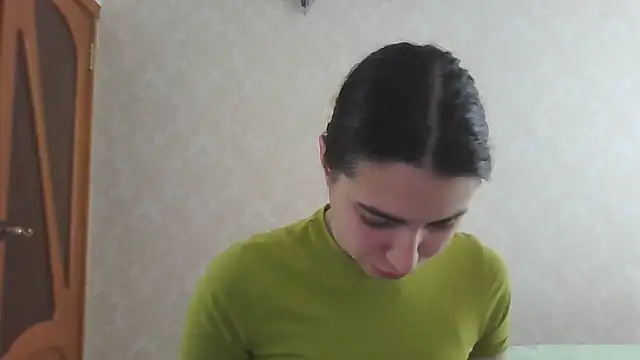 Snapshot of Kashtanka_ chatting on May 12, 2026, 5:15 am Kashtanka online show from May 12, 2026, 5:15 am