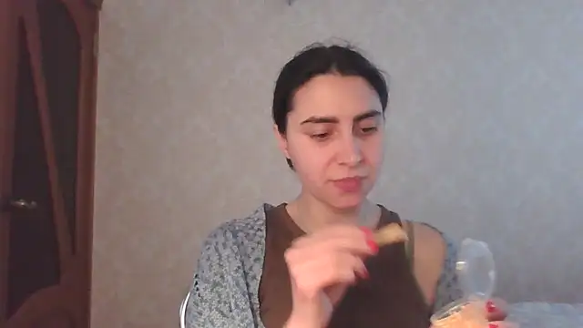 Snapshot of Kashtanka_ chatting on May 15, 2026, 6:42 am Kashtanka online show from May 15, 2026, 6:42 am