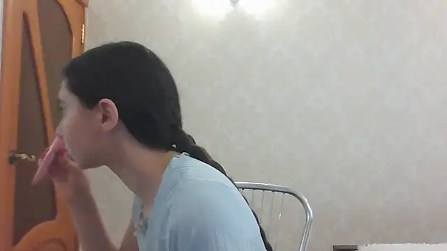 Snapshot of Kashtanka_ chatting on June 5, 2026, 5:25 am Kashtanka online show from June 5, 2026, 5:25 am