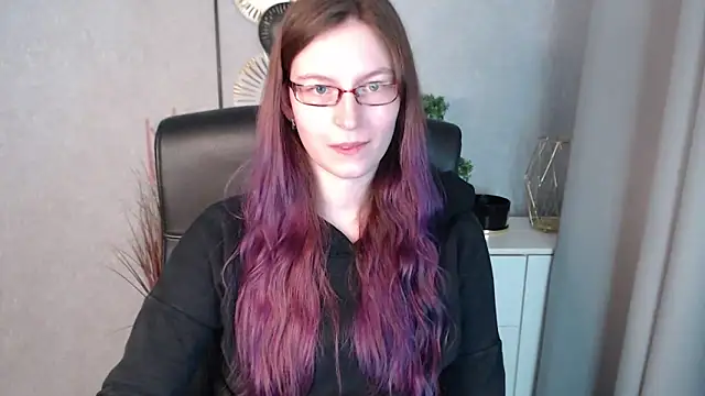 emmaxDelight online show from January 9, 2025, 9:37 am