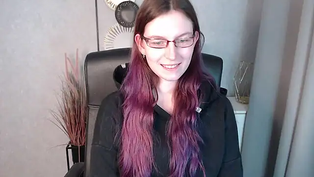 emmaxDelight online show from January 9, 2025, 12:41 pm