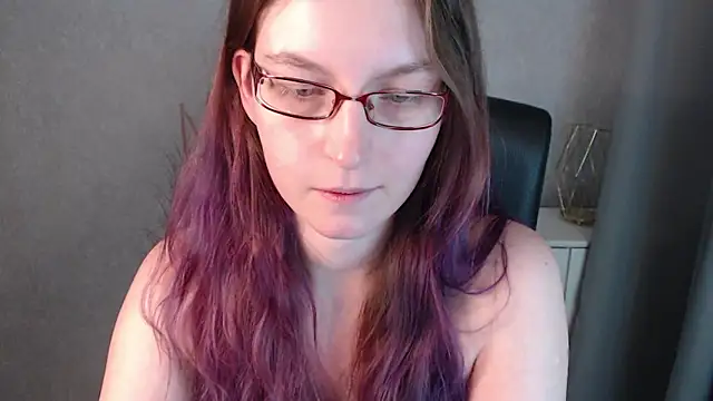 emmaxDelight online show from January 14, 2025, 12:45 pm