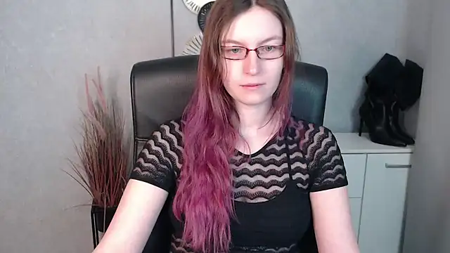 emmaxDelight online show from February 13, 2025, 6:30 am