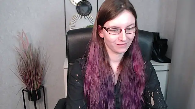 emmaxDelight online show from February 25, 2025, 12:34 pm