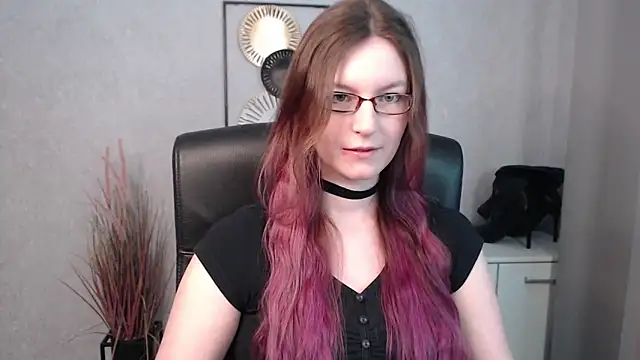 emmaxDelight online show from March 21, 2025, 6:38 am